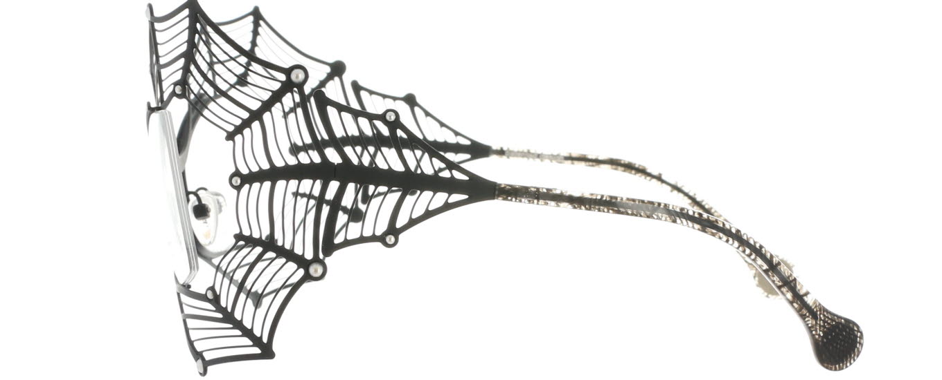 BOZ Frames & Fun, Scandale 0000