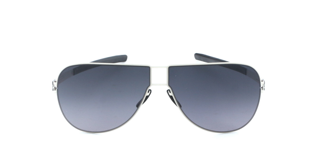 ic! berlin, claudius h. SUN off white